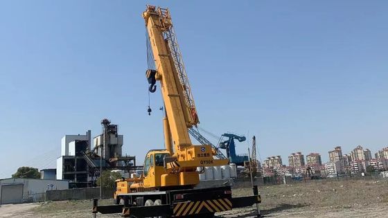 XCMG QY50K-II 50 طن شاحنة مستعملة رافعة ذات قدرة عالية شاحنات منتفخة مستعملة
