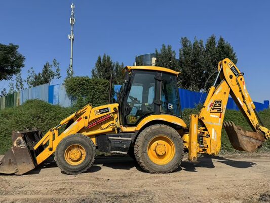 حفارة خلفية مستعملة JCB 3CX ذات لون أصلي، دفع رباعي