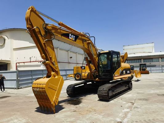 الحفرة الهيدروليكية المستخدمة CAT حفرة 20 طن CAT 320CL الحفرة الأصلية اليابان لأفريقيا