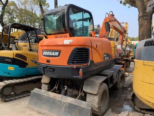 حفرة دوسان DX60W ذات عجلات مستعملة في حالة ممتازة/حفرة دوسان ذات عجلات صغيرة مستعملة للبيع