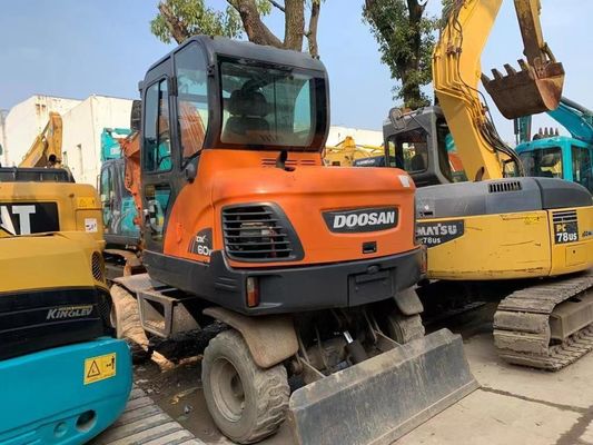 حفرة دوسان DX60W ذات عجلات مستعملة في حالة ممتازة/حفرة دوسان ذات عجلات صغيرة مستعملة للبيع