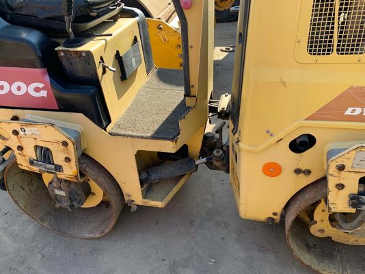 مستعمل CC300G Dynapac ثنائي طبل عجلة حالة جيدة العمل المستقر