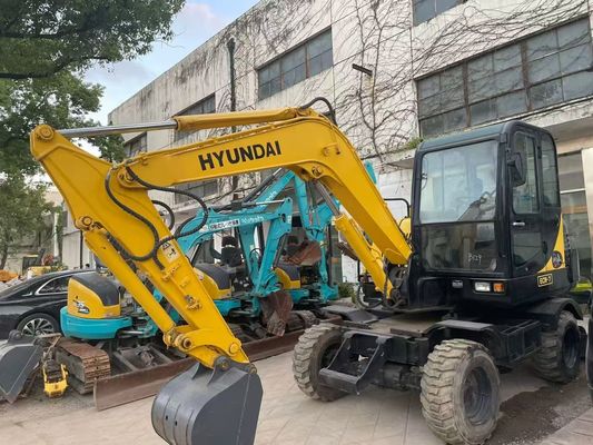 حفرة مُستعملة من طراز R60W-7 ميني هيونداي ذات عجلات مستقرة وفعالة للغاية