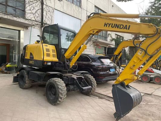حفرة مُستعملة من طراز R60W-7 ميني هيونداي ذات عجلات مستقرة وفعالة للغاية