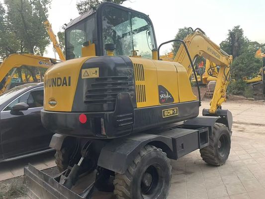 حفرة مُستعملة من طراز R60W-7 ميني هيونداي ذات عجلات مستقرة وفعالة للغاية