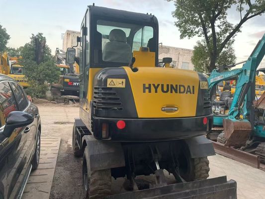 حفرة مُستعملة من طراز R60W-7 ميني هيونداي ذات عجلات مستقرة وفعالة للغاية