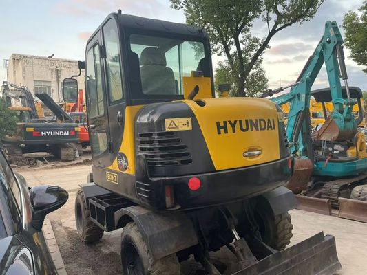 حفرة مُستعملة من طراز R60W-7 ميني هيونداي ذات عجلات مستقرة وفعالة للغاية