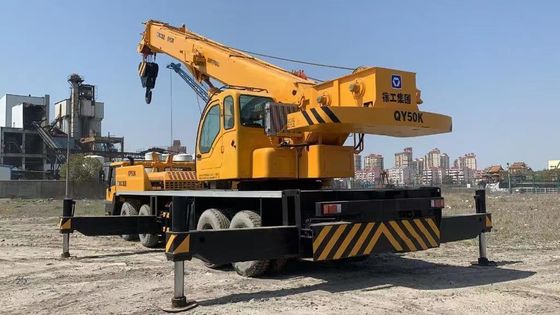 XCMG QY50K-II 50 طن شاحنة مستعملة رافعة ذات قدرة عالية شاحنات منتفخة مستعملة