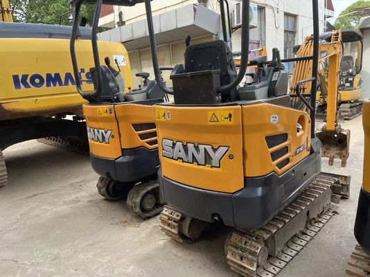 المستخدم SANY SY16C الحفرة المصغرة عملية سلسة للعمل في الحديقة