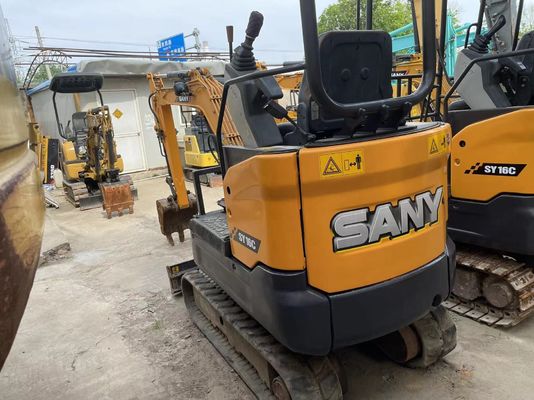 المستخدم SANY SY16C الحفرة المصغرة عملية سلسة للعمل في الحديقة