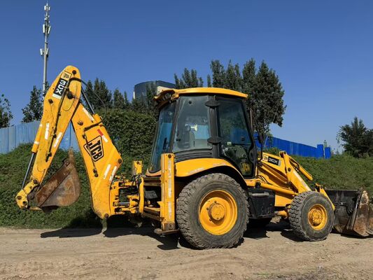 حفارة خلفية مستعملة JCB 3CX ذات لون أصلي، دفع رباعي
