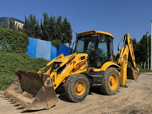 حفارة خلفية مستعملة JCB 3CX ذات لون أصلي، دفع رباعي